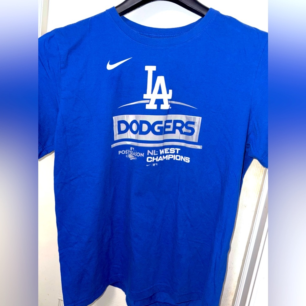NIKE: 2022 NL West Championship Los Angeles Dodgers T-Shirt size- XL